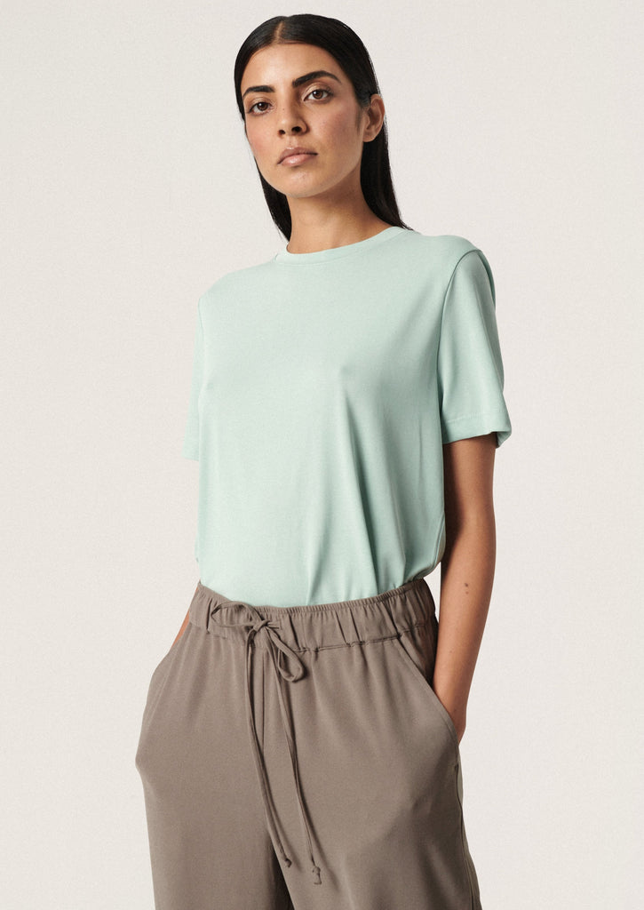 turqouise shirt hoge hals los korte mouwen soaked in luxury